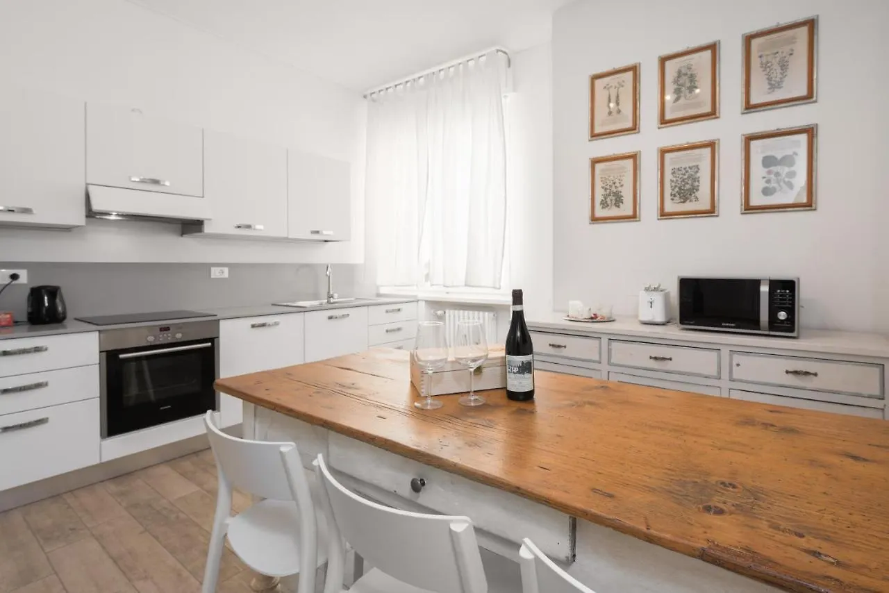 Flats4Rent La Dimora D'Orlando Apartman Verona